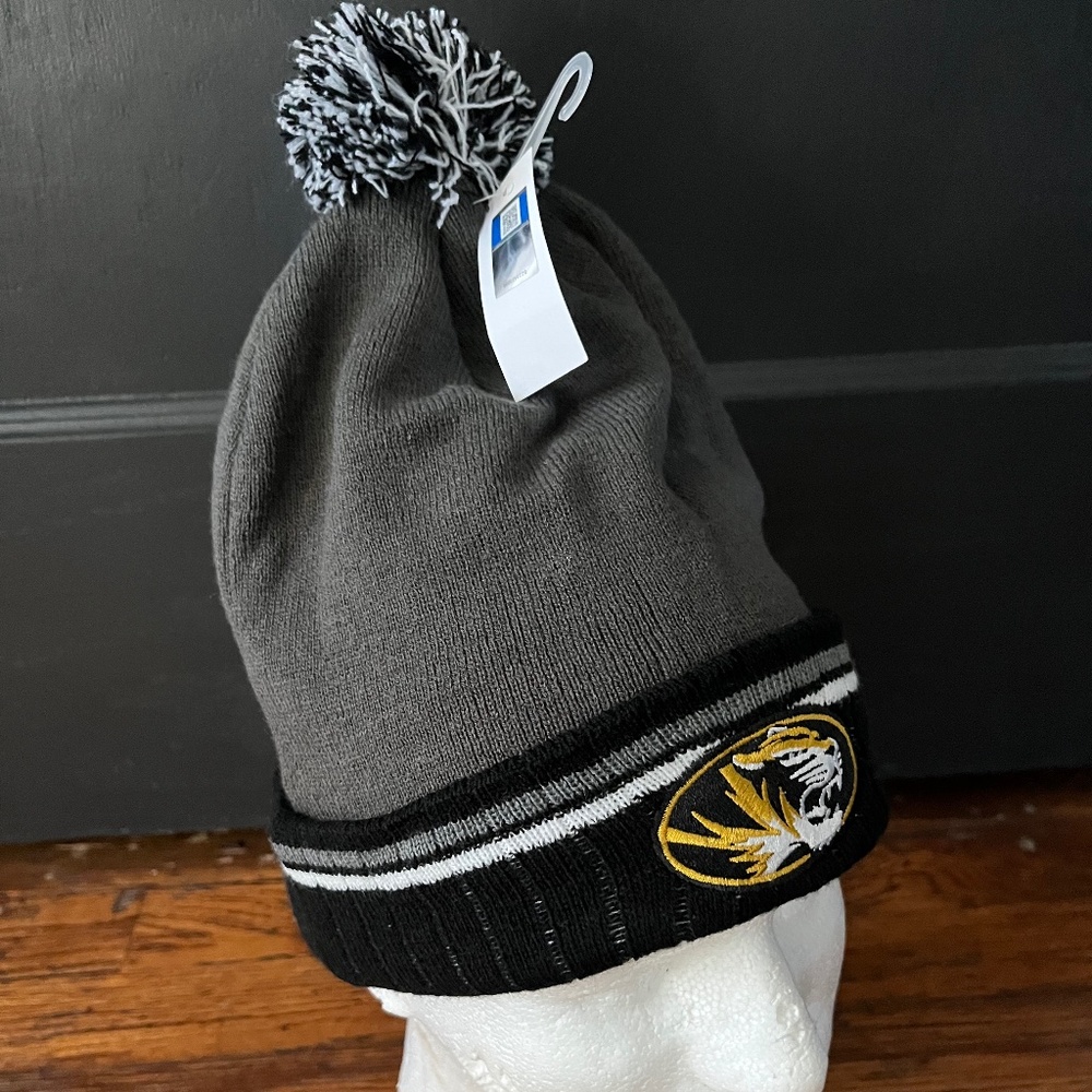 MISSOURI TIGERS GREY PRIMARY STRIPE CROWN CUFF POM MENS KNIT HAT